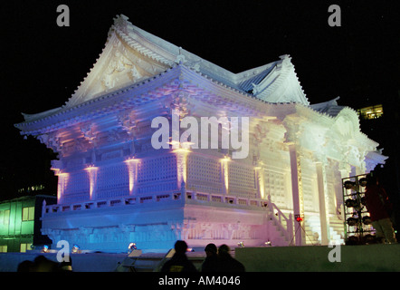 I colori spettacolari della Sapporo ghiaccio e neve Festival in febbraio Yuki Matsuri Hokkaido in Giappone Asia Foto Stock