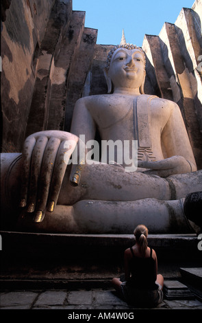 Thailandia, Sukhotai parco archeologico classificato come patrimonio mondiale dall' UNESCO, Wat Si Chum tempio Foto Stock