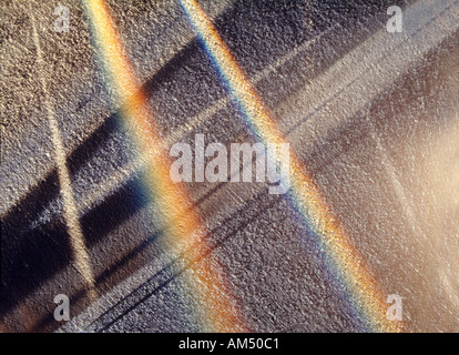 Sfondo della carta con striature di rainbow luce colorata per gli sfondi Foto Stock