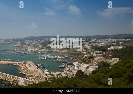 L'Italia, Puglia, Capo Santa Maria di Leuca, vista della Marina di Leuca Foto Stock
