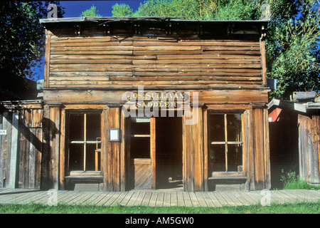 Saddler vecchio edificio in città fantasma vicino a Virginia City MT Foto Stock