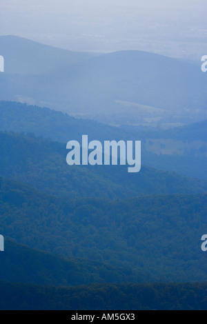 Blue Ridge Mountains Parco Nazionale di Shenandoah VA. Vista dalla Skyline Drive. Paesaggio. Foto Stock