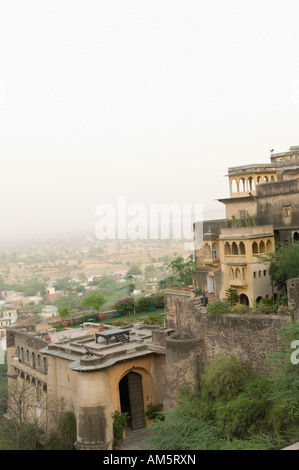 Angolo di alta vista di una fortezza, Neemrana Fort, Neemrana, Alwar, Rajasthan, India Foto Stock