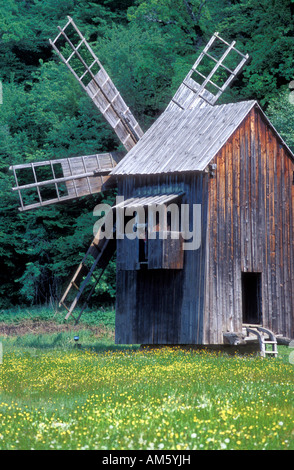 La Romania, Transilvania, Sibiu, Museo della Musica Folk tradizionale civiltà, a due piani dal mulino a vento Dunavat, Tulcea contea. Foto Stock