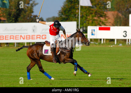 Giocatore di polo, Polo torneo, Berenberg Alta meta Trophy 2007, Thann, Holzkirchen, Alta Baviera, Baviera, Germania Foto Stock