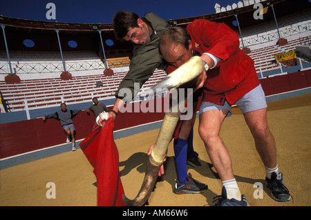 Sanlucar de Barremeda torero Juan Jose padilla è mettere in pratica le sue abilità nell'arena Foto Stock