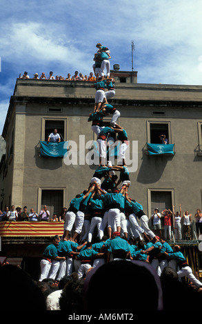 Vilafranca una torre umana è la caduta verso il basso Foto Stock