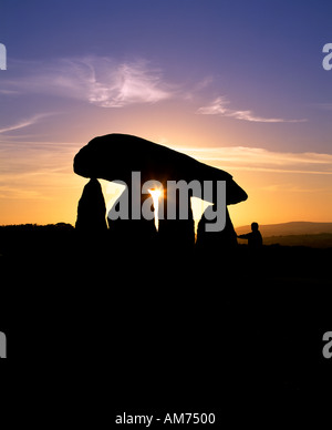 I resti di Pentre Ifan neolitico camera di sepoltura, Dyfed Galles. Foto Stock