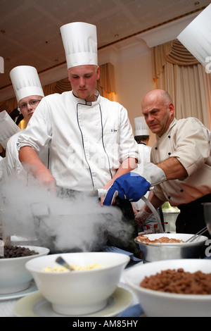 Il Grandhotel Schloss Bensberg, festival di master chef, Bergisch Gladbach-Bensberg, Nord Reno-Westfalia, Germania Foto Stock