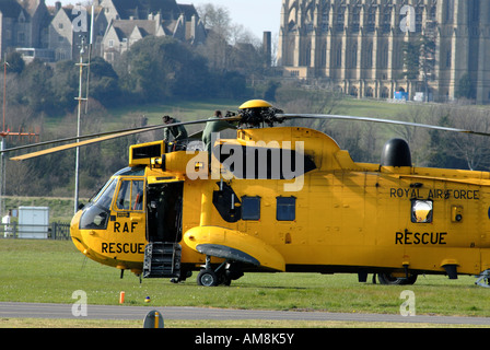 RAF westland " aria di mare " Salvataggio in elicottero a refuleling Shorham (città di Brighton) Aeroporto Foto Stock