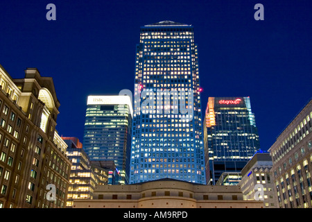 Vista del Canary Wharf complesse da Cabot Square Foto Stock