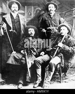 Il James pista ritratto in studio dei famigerati fuorilegge c 1870 Cole giovane Jesse James BOB Giovani e Frank James Foto Stock