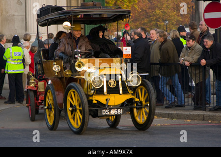 Panhard et Levassor 1902 su Londra a Brighton il veterano della vettura da rally 2007 Foto Stock