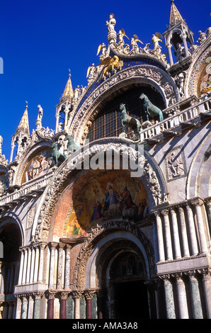 Italia Venezia Piazza San Marco la Basilica di San Marco la facciata della chiesa Foto Stock
