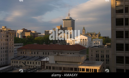 Virginia State Capitol e il centro di Richmond, Virginia. Foto Stock