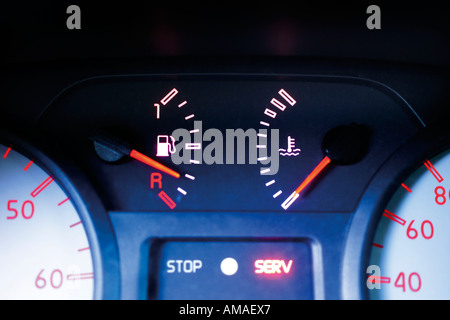 Di carburante e il manometro dell'acqua Foto Stock