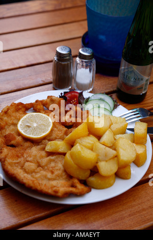 Agosto 2008 - Tradizionale Wiener Schnitzel Vienna Austria Foto Stock