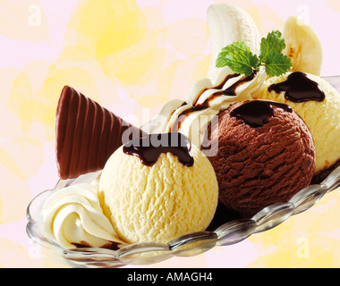Banana Split gelato, close-up Foto Stock