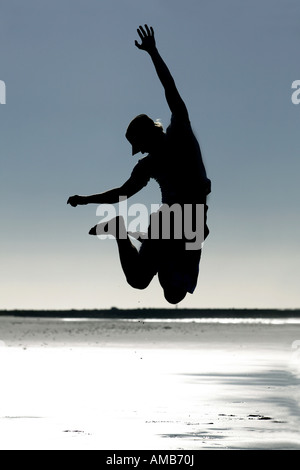 L'uomo il taglio di un cappero Foto Stock