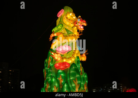 Un gigantesco drago lanterna nel Victoria Park Causeway Bay Hong Kong Foto Stock