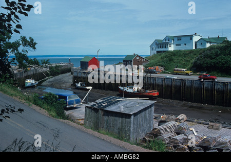 Barche da pesca a bassa marea sale Porto Baia di Fundy Nova Scotia Canada Foto Stock