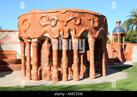 Benalla murale in ceramica nello stile di architetto spagnolo Antonio Gaudi sul bordo del lago Benalla Victoria Australia Foto Stock