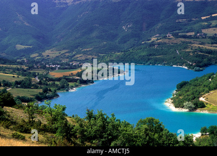 Il lago di Fiastra Macerata Campagna Marche Sibillini Appennino Italia Europa Foto Stock