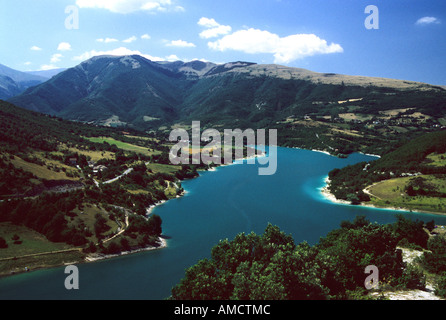 Il lago di Fiastra Macerata Campagna Marche Sibillini Appennino Italia Europa Foto Stock