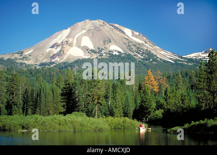 Elk242 1371 California Parco nazionale vulcanico di Lassen Manzanita Lake con il Monte Lassen Foto Stock