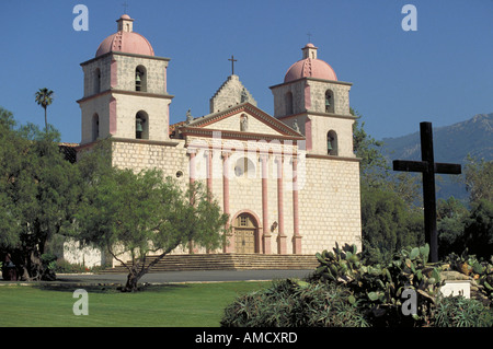 Elk249 1823 la missione di Santa Barbara in California 1820 chiesa facciata orientale Foto Stock