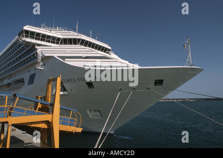 Nave da crociera Costa Fortuna ormeggiata presso la banchina del porto di Palma de Maiorca Maiorca Isole Baleari Spagna Foto Stock