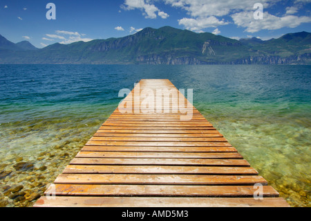 Dock sul Lago, Lago di Garda, Italia Foto Stock