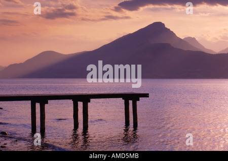 Dock sul Lago, Lago di Garda, Italia Foto Stock