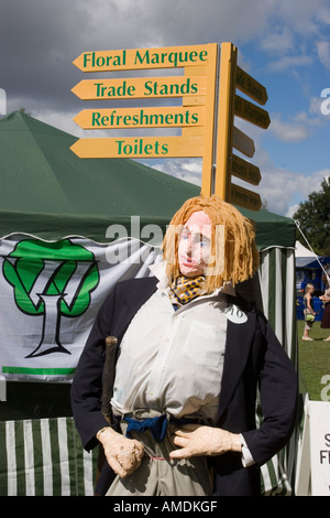 Lo Spaventapasseri in costume a Taunton flower show Foto Stock