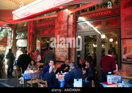 Grecia Atene Attica bairaktaris ristorante in piazza Monastiraki Foto Stock