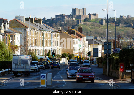 Dover Kent England Villette e case situate al di sotto del castello di Dover Foto Stock