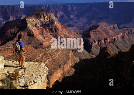 Escursionista femmina a North Rim Grand Canyon Arizona USA Foto Stock