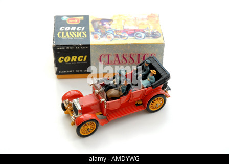 Vintage Toys hanno raggiunto valori elevati tra i collezionisti Corgi vintage set del veicolo sono molto ricercati quando vengono inscatolate Foto Stock