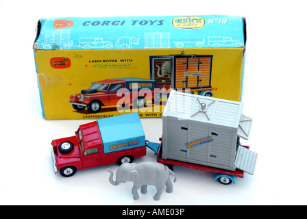 Vintage Toys hanno raggiunto valori elevati tra i collezionisti Corgi vintage set del veicolo sono molto ricercati quando vengono inscatolate Foto Stock