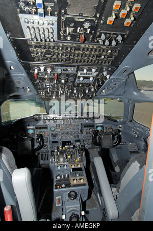 MD McDonnell Douglas Super Q 80 cockpit Farnborough Air Show 2006 Foto Stock