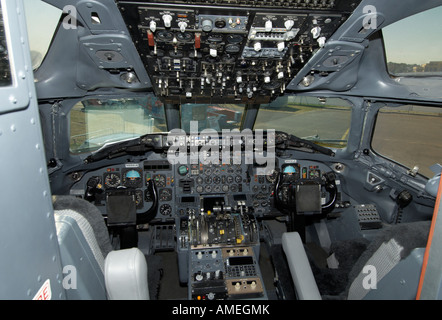 MD McDonnell Douglas Super Q 80 cockpit Farnborough Air Show 2006 Foto Stock