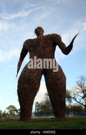 La masterizzazione del vimine uomo cerimonia al Archaeolink in Aberdeenshire, Scotland, Regno Unito Foto Stock