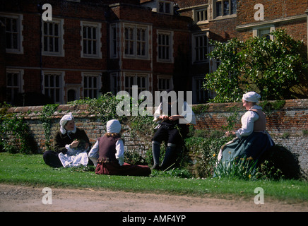 Vita Tudor ricreato a Kentwell Hall Suffolk in Inghilterra Foto Stock