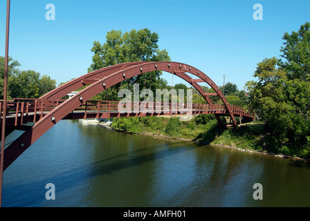 Il Tridge un ponte che attraversa il fiume Tittabawassee Midland Michigan in 3 direzioni Foto Stock