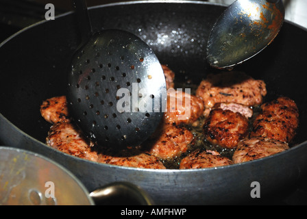 Italiano essendo le polpette di carne fritte in un ristorante Foto Stock