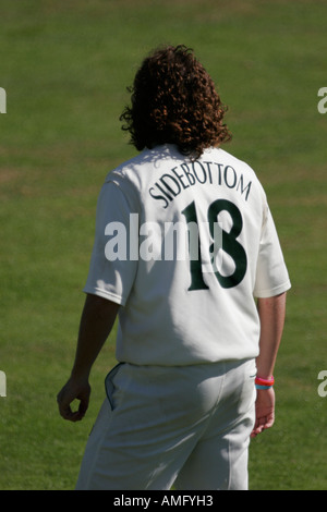 Inghilterra Cricketer Ryan Sidebottom Fielding a Sophia Gardens, Cardiff Wales, Regno Unito Foto Stock