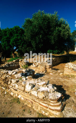 Griechenland, Calcidica, Sithonia, Nikiti, Ausgrabung frühchristlicher Gräber neben der Kapelle Agios Georgios Foto Stock