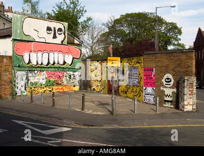 Graffiti in Montpelier quartiere di Bristol, Inghilterra, Regno Unito, Europa Foto Stock