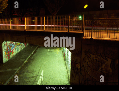 Sottopassaggio con graffiti in Oxford Foto Stock