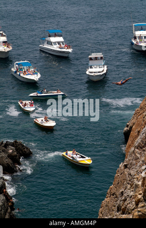 Messico, Guerrero, il famoso cliff divers o clavadistas di Acapulco Foto Stock